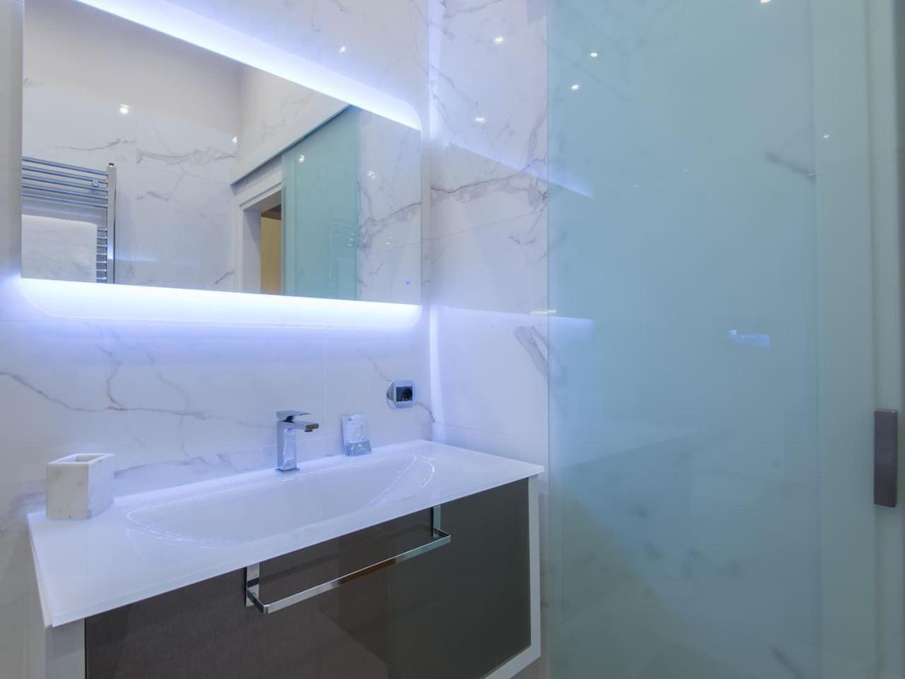 White House In Apartamento Roma